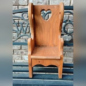 Vtg Home Interior Crafted Rustic Heart-Back Wooden Pouting Chair